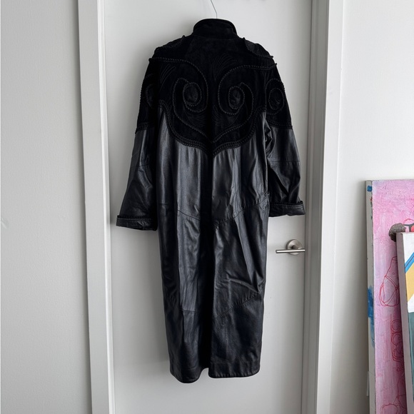 Vintage embroidered leather coat - Picture 3 of 9